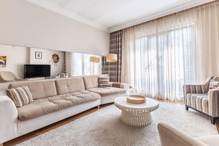 Chic Flat 5 min to Kanyon Mall and Metro in Levent