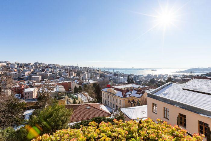 Enchanting Flat in Beyoglu with Bosphorus View