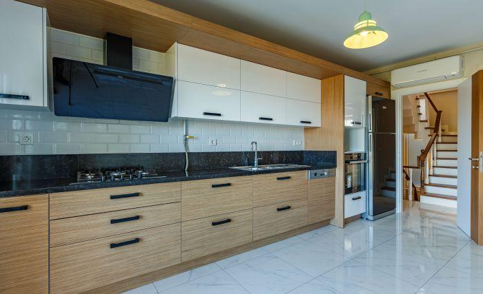 Our modern kitchen is well-equipped and ready to meet all your expectations.