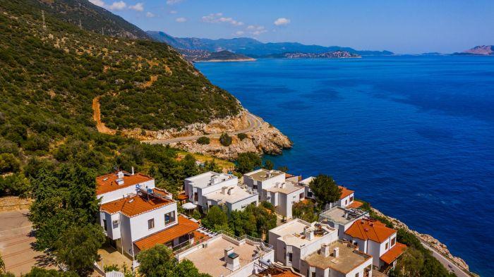 Great Flat 300 m to Beach with Shared Pool in Kas