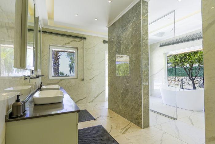 Our villa has 4 bathrooms, 3 of them features shower cabin. 