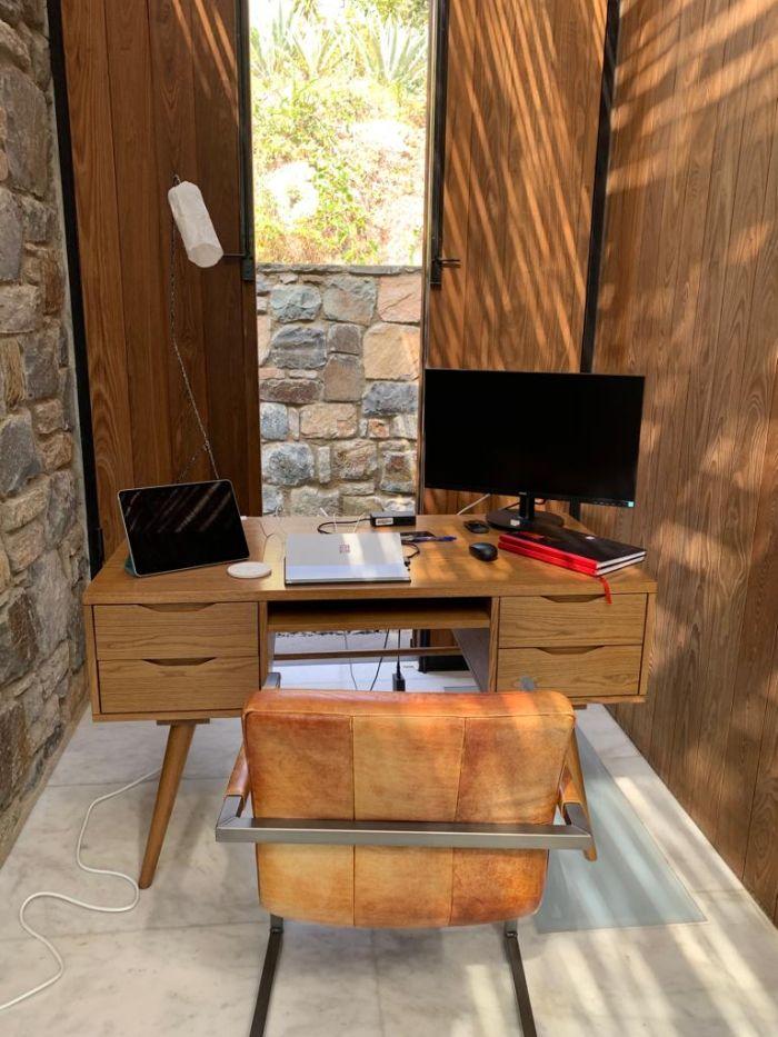 You can create a peaceful workspace for yourself here.