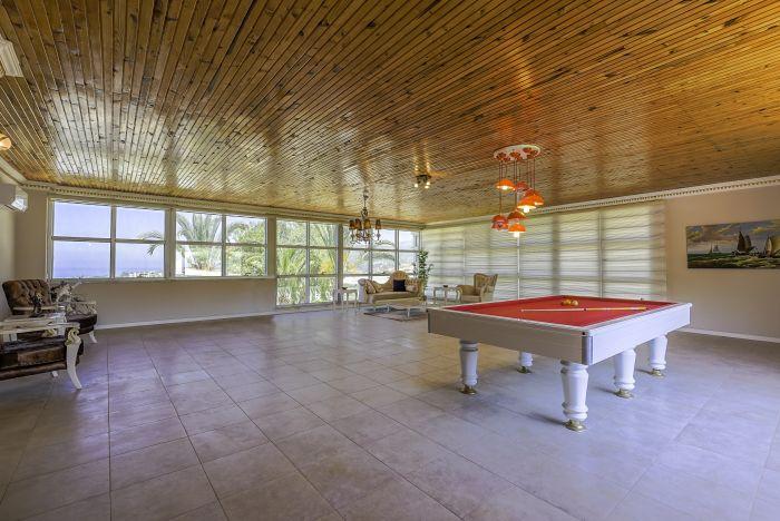 Our villa with a pool table - because every vacation needs a touch of friendly competition.
