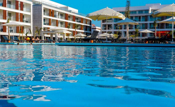 Flat in Luxury Complex w Pool Near Beach in Iskele