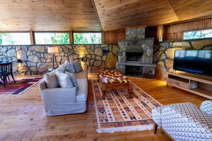 This fireplace is an excellent spot to get together with your loved ones and have enjoyable conversations.