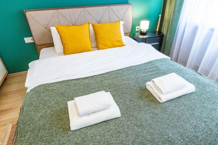Fresh linens and towels will be provided before your arrival.