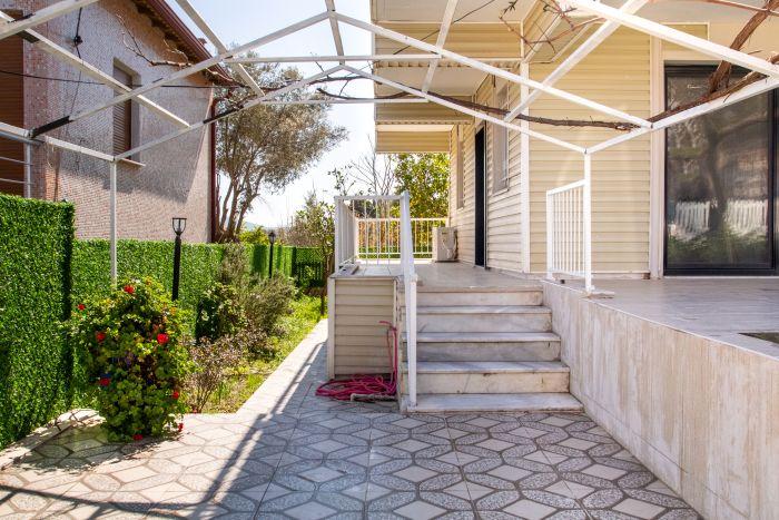 İzmir’de Full Eşyalı Şık Tasarımlı Villa | REYNA