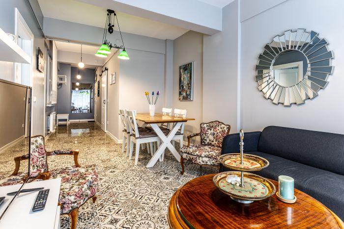 Don't miss this unique short-term rental opportunity in the heart of Kadikoy, the new center of Istanbul!