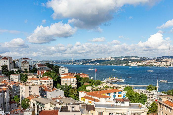 Istanbul offers all its beauty for your pleasure.