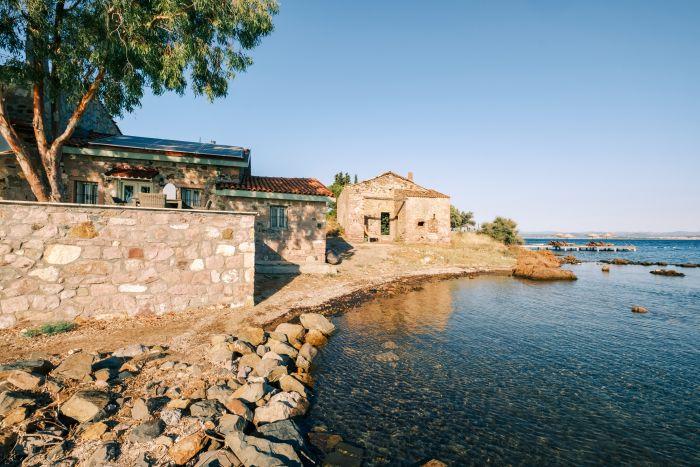 If you want to discover local Cunda life, our stone house offers you all you need.