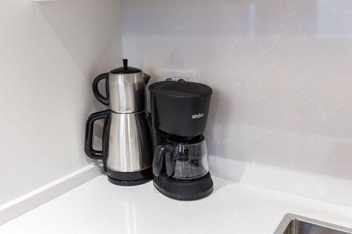 Our home can satisfy both tea lovers and coffee lovers simultaneously.