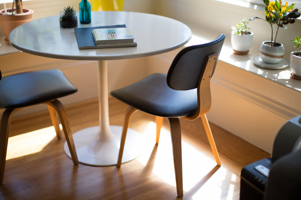 small kitchen design - dining nook