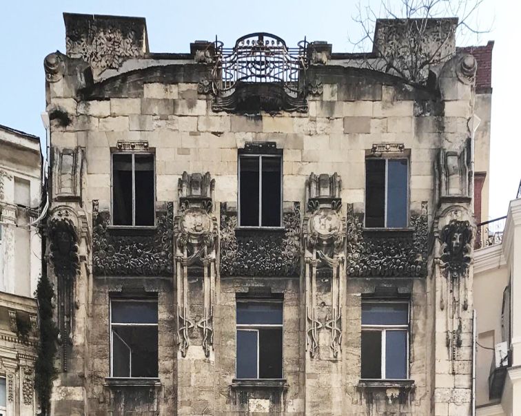 beyoğlu'nda tarihi istanbul evleri apartmanları istiklal caddesi