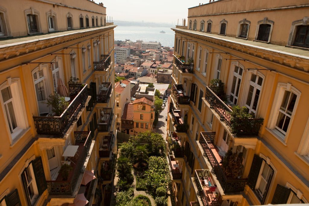 historic istanbul apartments, dogan building