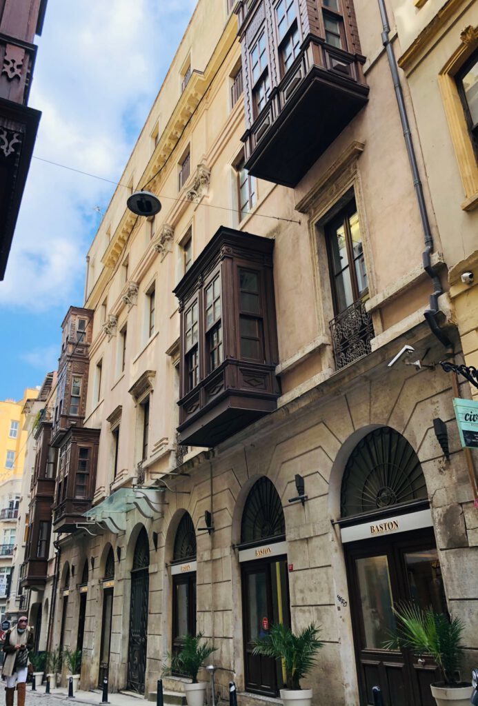 istanbul historic apartments - kamondo building