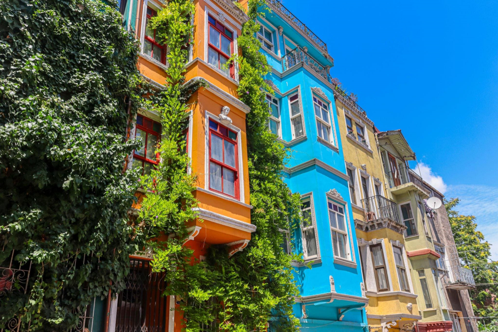 balat, balat çıfıt çarşısı, balat renkli evler, balat gezilecek yerler, istanbul tarihi yerler